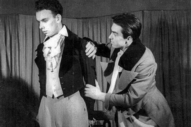 Алексей Баталов в спектакле "Горе от ума". 1946 год
